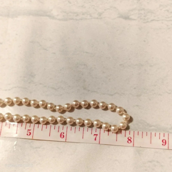 Elegant Pearl Choker Style Necklace Knotted String Silver Rhinestone Clasp - Picture 7 of 7